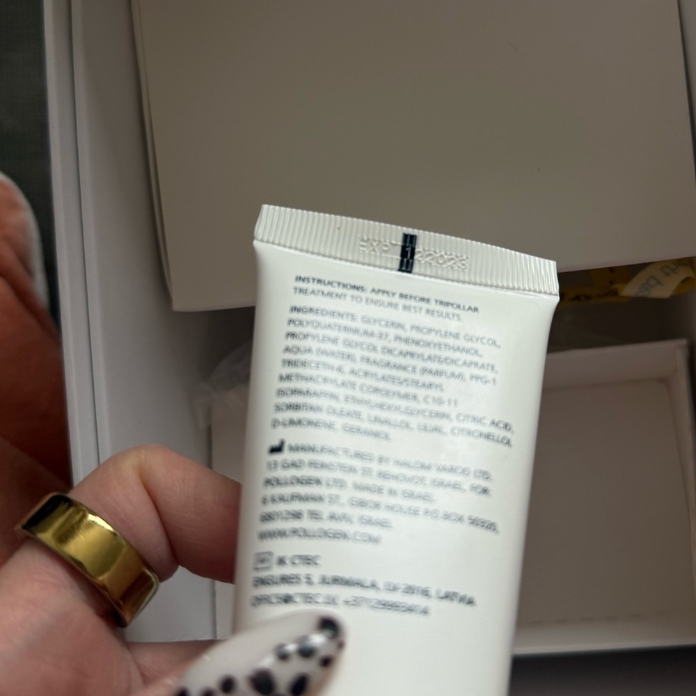 TriPollar STOP X ROSE Special Edition Facial Renewal Device - Picture 7 of 7